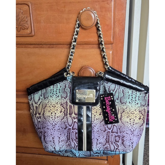 Betseyville Handbags - Betseyville Womens Multi-Color Animal Print Handbag **Very Good Condition **